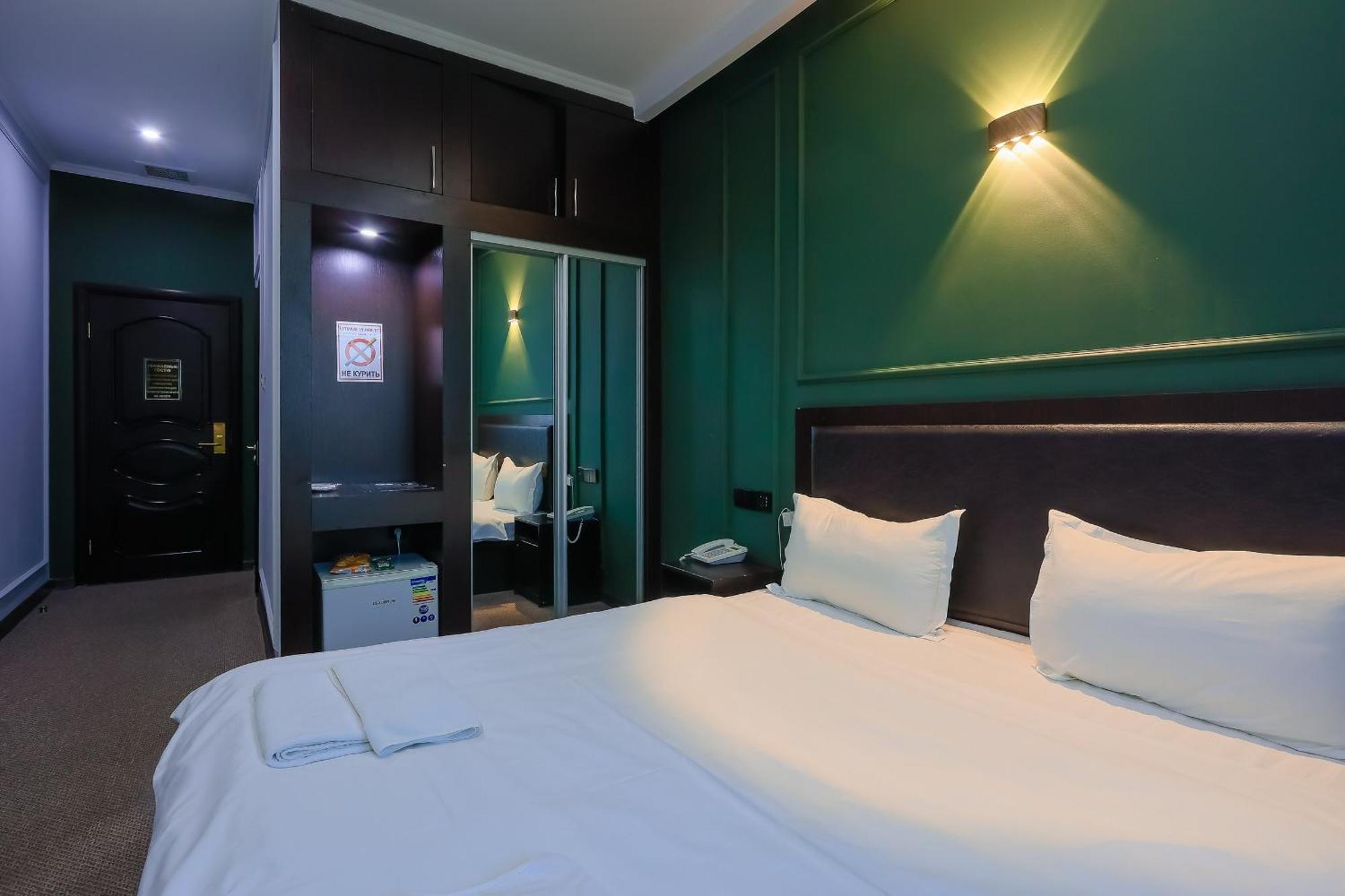 Hotel Vivaldis Almaty Eksteriør bilde