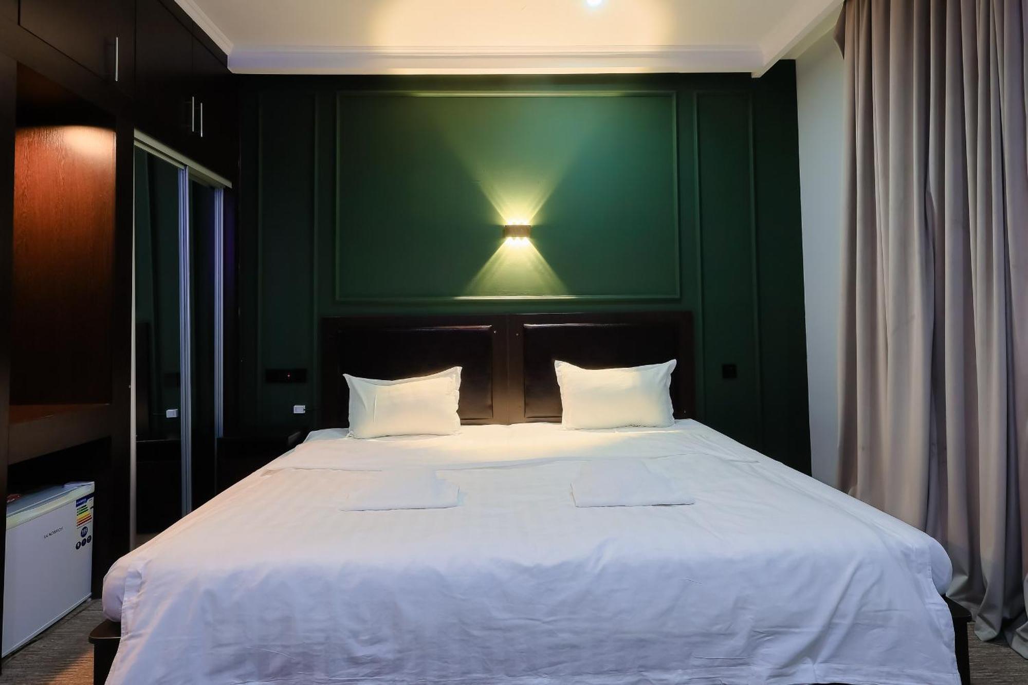 Hotel Vivaldis Almaty Eksteriør bilde