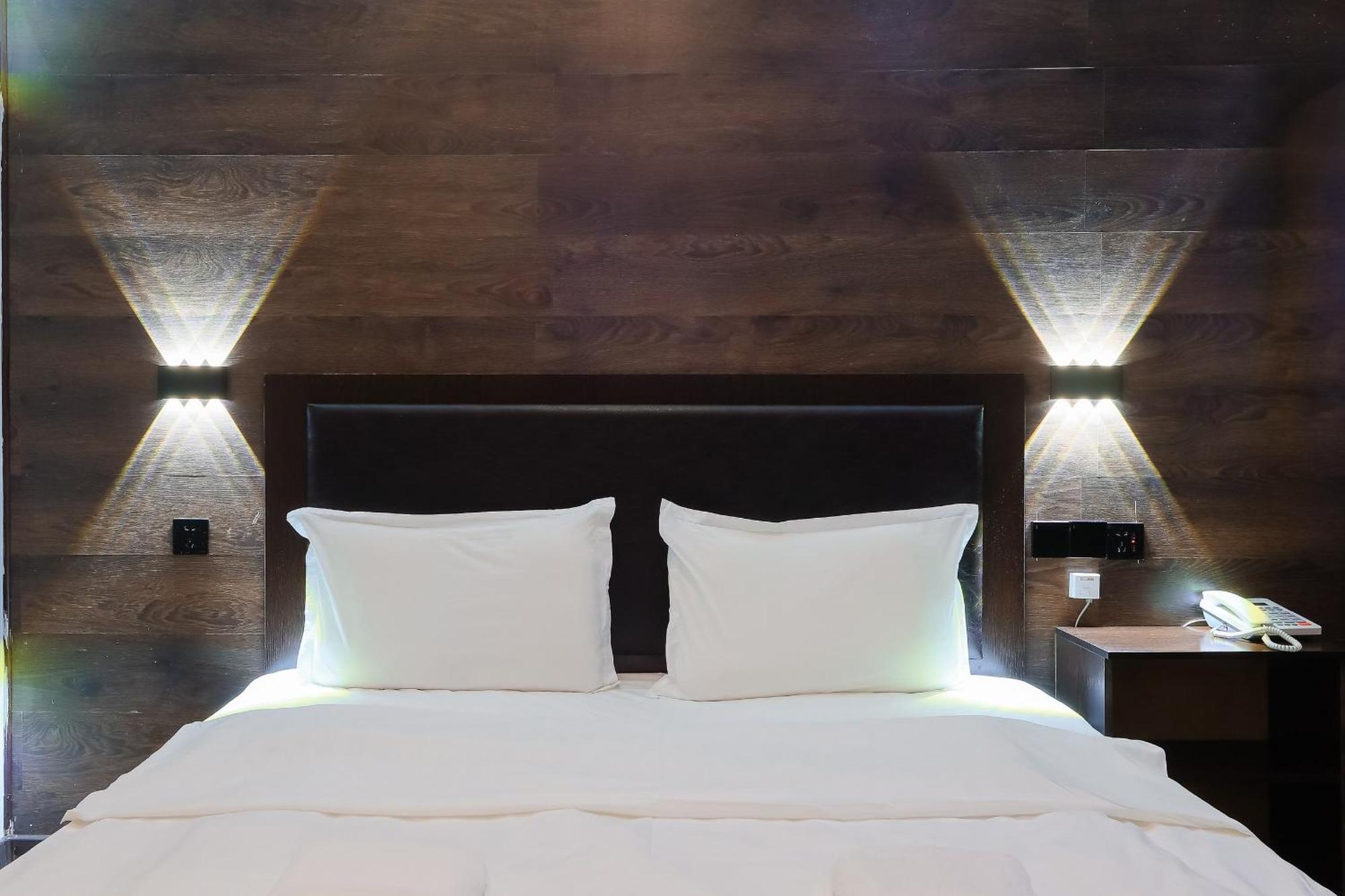 Hotel Vivaldis Almaty Eksteriør bilde